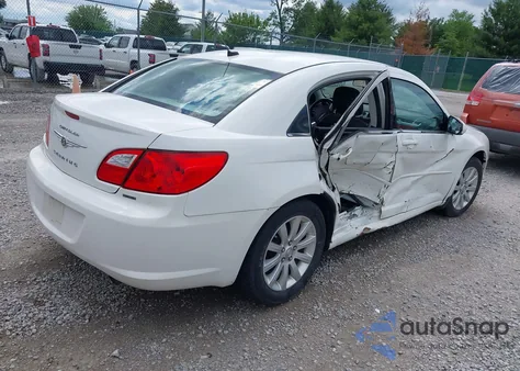 2010 Chrysler Sebring Limited z USA, uszkodzony, nr VIN 1C3CC5FB1AN147298